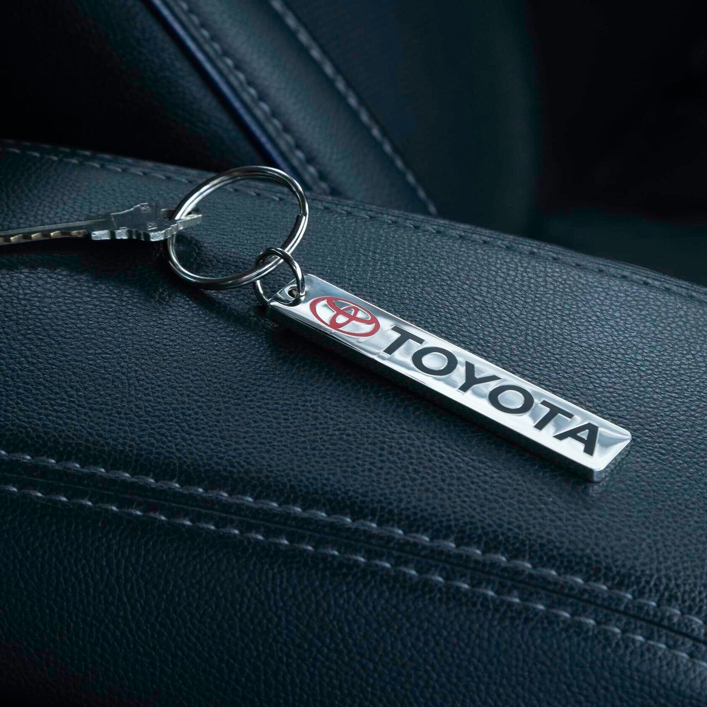 Plasticolor 004619R01 Toyota Ellipses Logo with Script Metal Enamel Key Chain