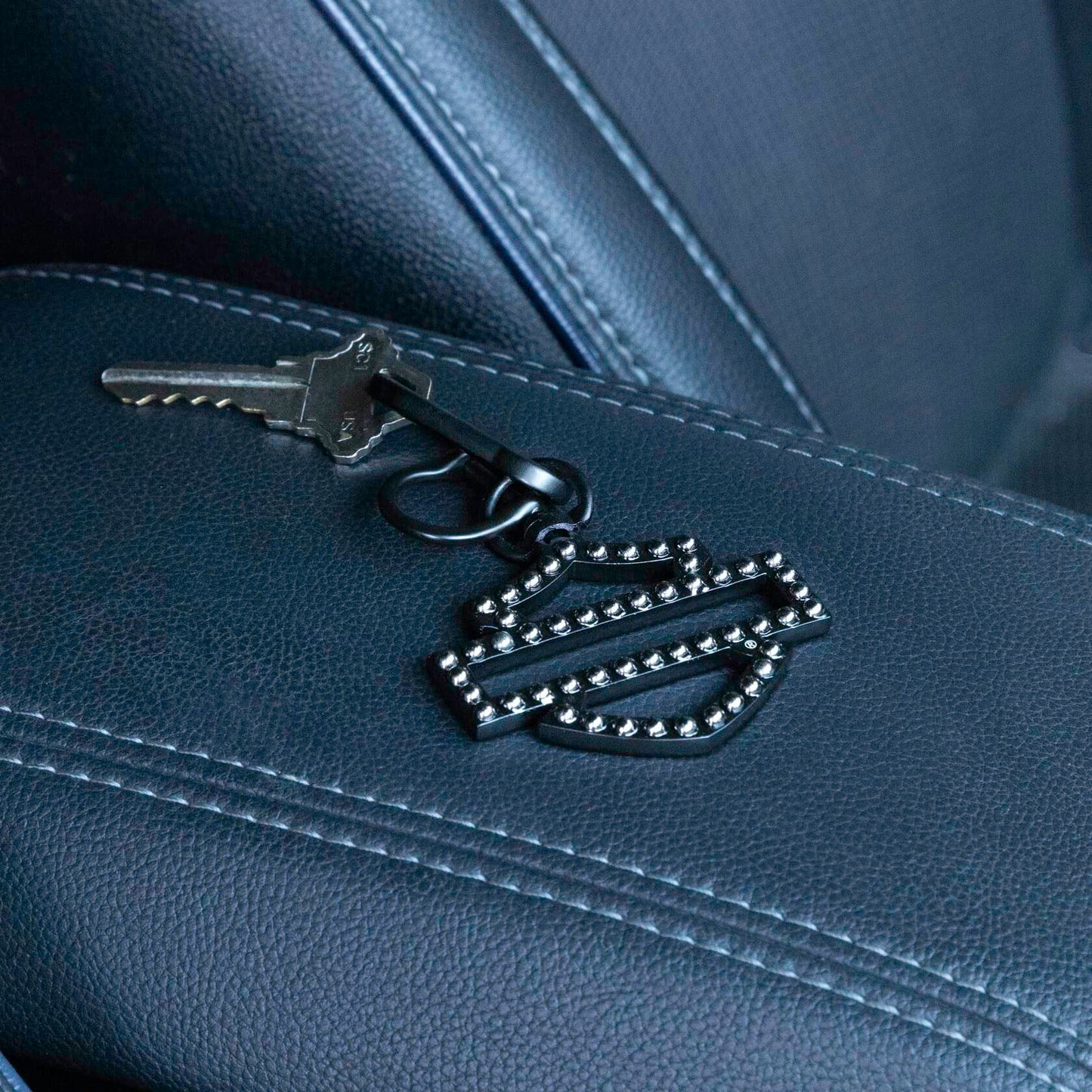 004626R01 Harley-Davidson Rivet Silhouette Bar & Shield Logo Key Chain, Black