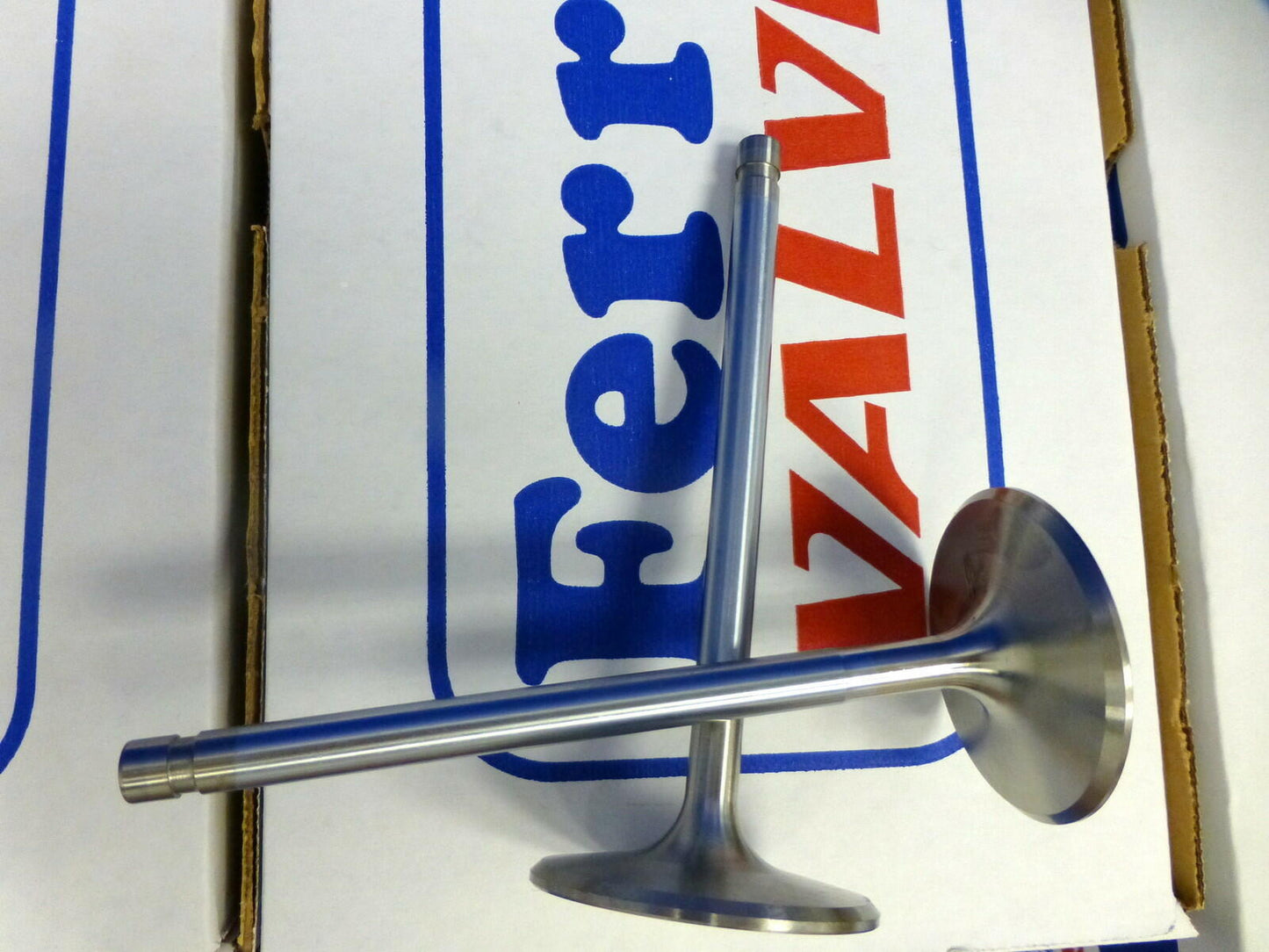Ferrea 5000 Stainless Valves Ford 351C Cleveland  2 Barrel  Intake Valve 1.650