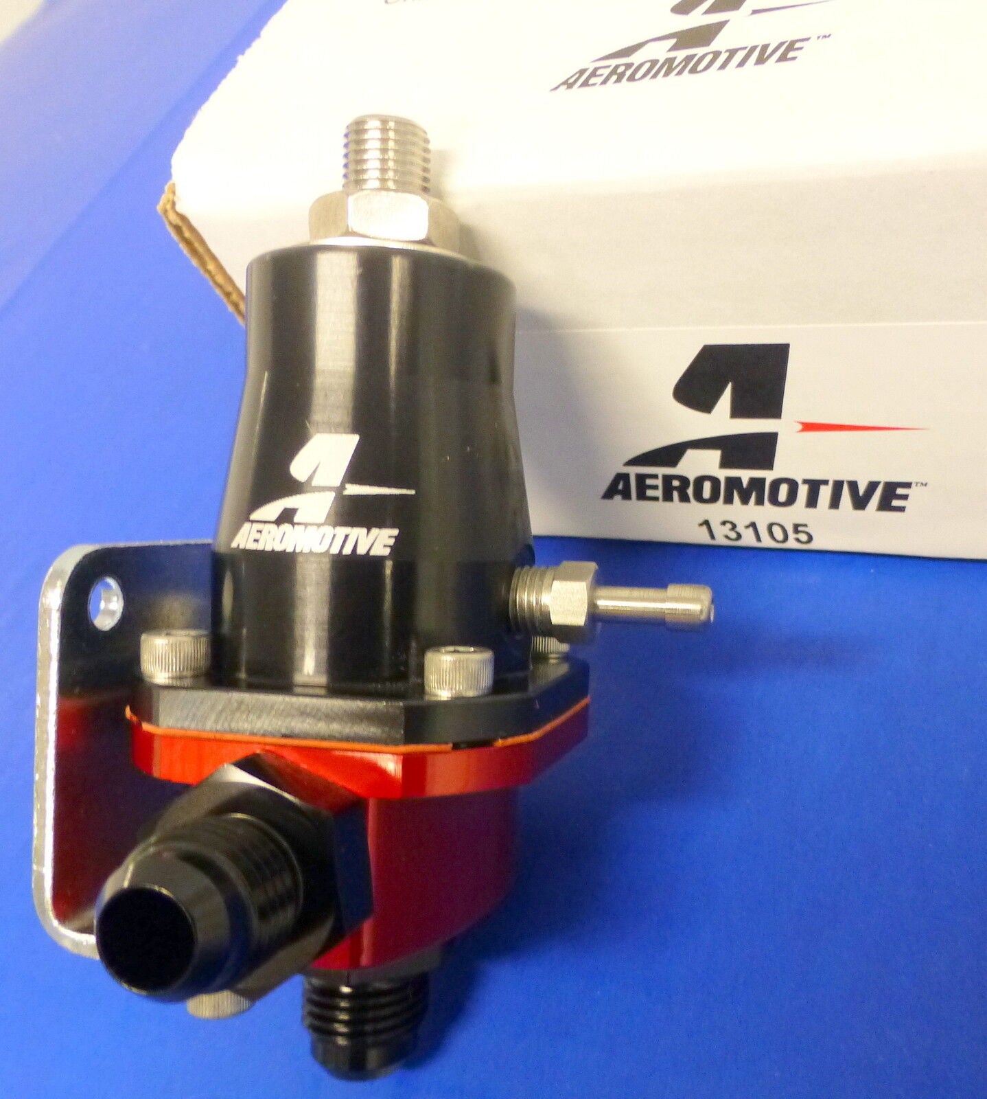 Aeromotive 13105 Compact Fuel Pressure Regulator EFI 30-70 PSI Adjustable -6 AN